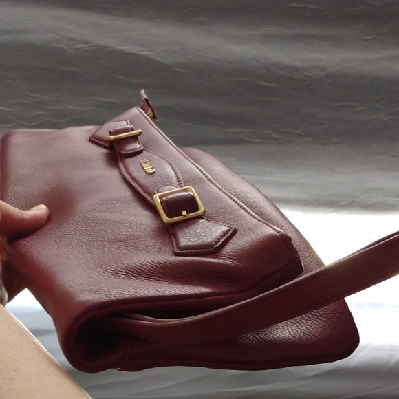 Guess women's deep burgundy wristlet bag - Picture 5 of 17